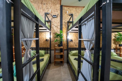 Bedroom, bunk bed