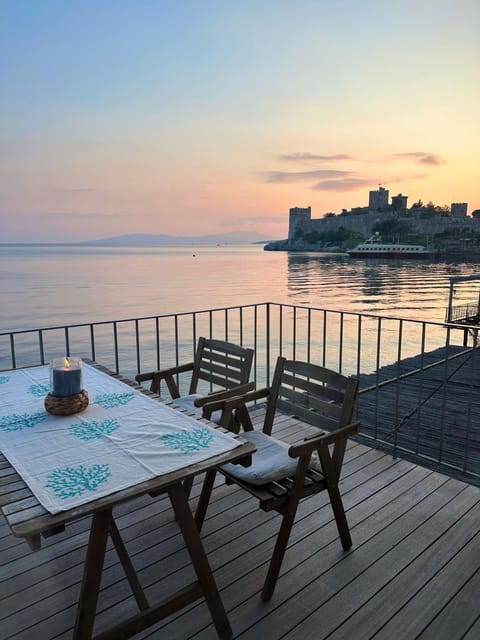View (from property/room), Balcony/Terrace, Sea view
