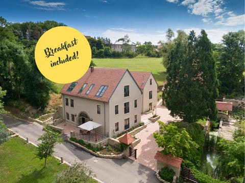 Property building, Breakfast