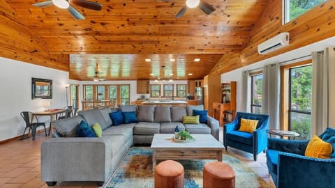 Shangrila - peaceful getaway on Lake McQueeney House in Seguin