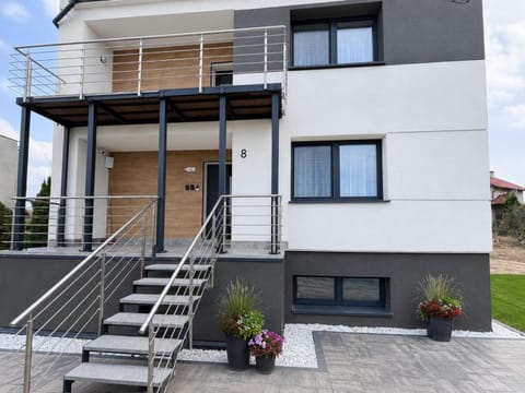 Property building, View (from property/room), Balcony/Terrace