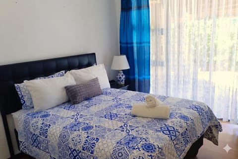 Property building, Bed, Bedroom, wardrobe