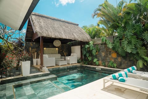 Patio, Garden, Garden view, Pool view, Swimming pool, sunbed