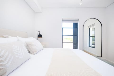 221 Paarl Lux 1 Bdrm Apt with Mountain Views Apartment in Cape Town