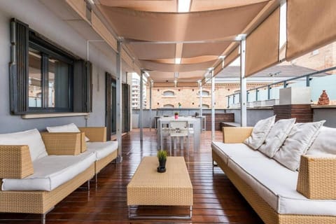 Great apartment with a pool on the beach in Barcelona Apartment in Badalona