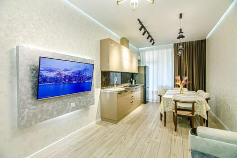 TV and multimedia, Kitchen or kitchenette, Dining area