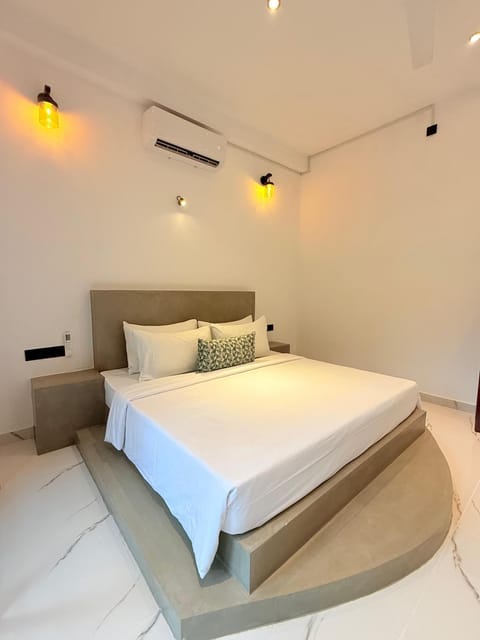 Bed, air conditioner