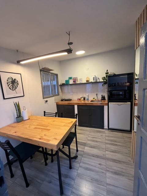Kitchen or kitchenette, oven