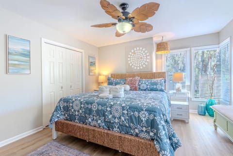 Coastal Paradise 2BR Villa Near Coligny & Beach Apartment in South Forest Beach