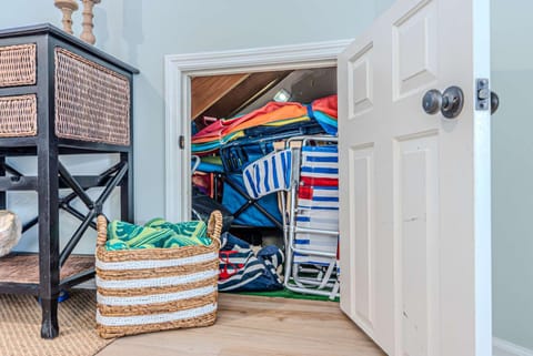 Coastal Paradise 2BR Villa Near Coligny & Beach Apartment in South Forest Beach