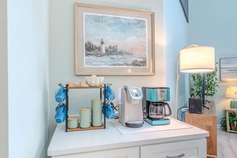 Coastal Paradise 2BR Villa Near Coligny & Beach Apartment in South Forest Beach