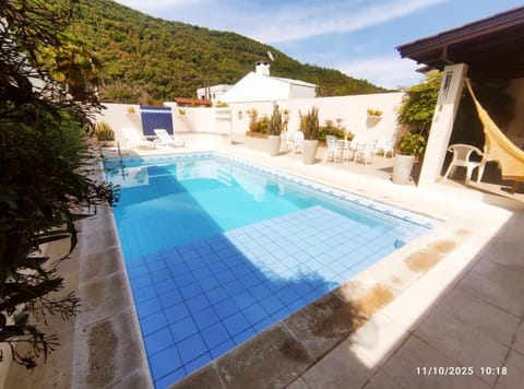 Day, Mountain view, Pool view, Swimming pool