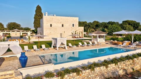 Property building, Swimming pool, Swimming pool