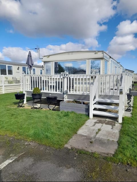 i22 Millfield 8 Berth Apartment in Ingoldmells