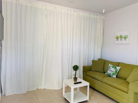 Zen Garden Studio Apartment in West Park