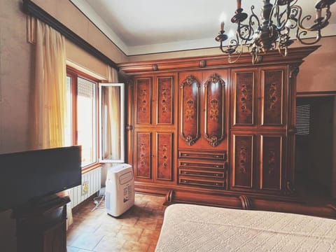 Photo of the whole room, wardrobe