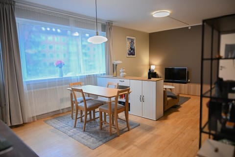 TV and multimedia, Kitchen or kitchenette, Living room, Seating area, Dining area, minibar, oven, pet friendly