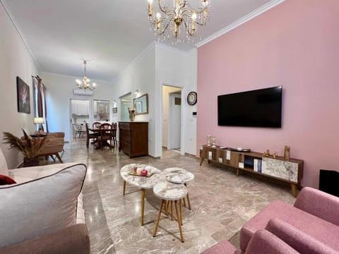 Communal lounge/ TV room, Seating area, Dining area