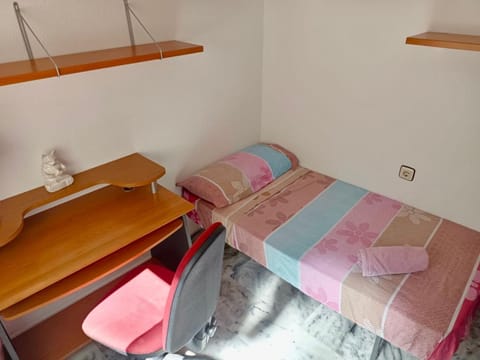 Bed, Photo of the whole room, Seating area, Bedroom