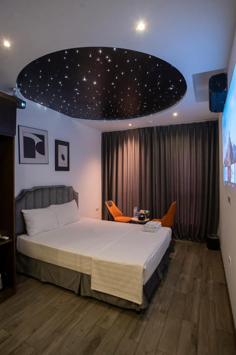 Bed, Photo of the whole room
