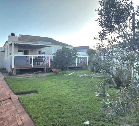 Property building, Garden, Garden view