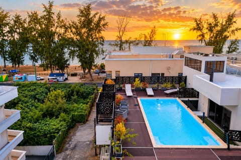 Property building, Swimming pool