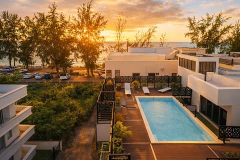Property building, Balcony/Terrace, Sea view, Swimming pool, Sunset