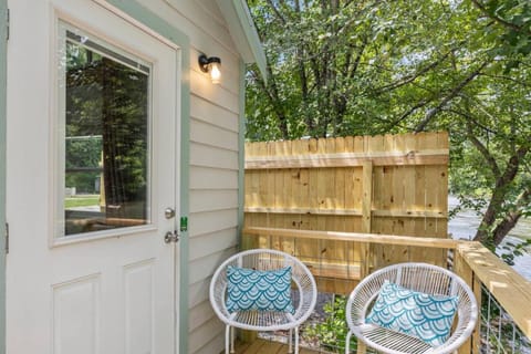 River Run - Riverfront Tiny Home, Trails, and Views! Apartment in Dillsboro