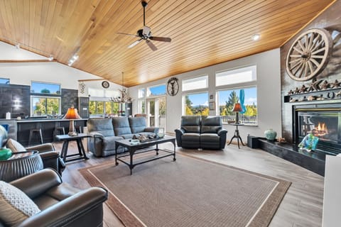 Silverthorne Retreat Hot Tub & Views House in Wildernest