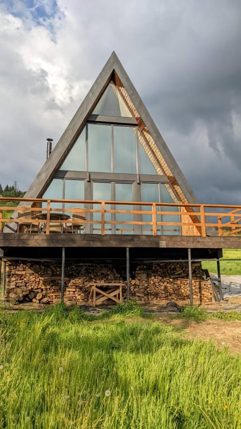 Property building, Natural landscape, Garden view