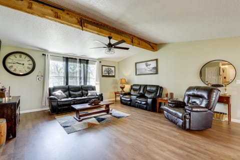 1 Mi to Shops and Cafes Updated Cassville Home! House in Ozark Mountains