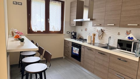 Coffee/tea facilities, Kitchen or kitchenette