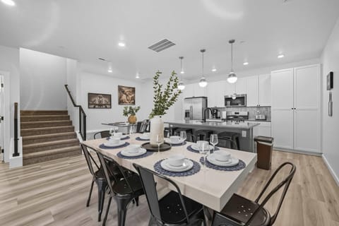 The Grand Retreat - 18 Guests House in Washington