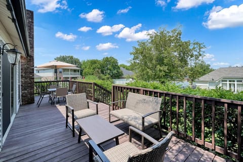 April Cove House in Lake Conroe