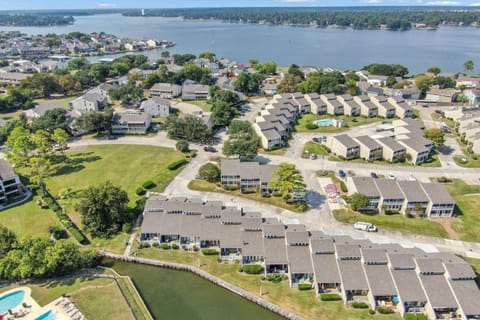 Paddle on Inn House in Lake Conroe