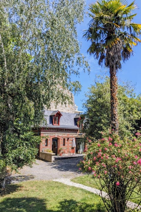 Property building, Garden, Garden view