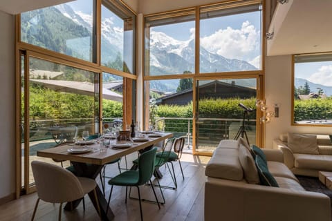 Dining area, Mountain view