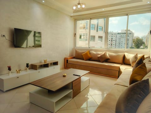 Property building, Communal lounge/ TV room, TV and multimedia, Living room, Seating area