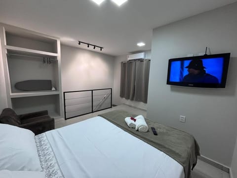 Bed, TV and multimedia, Photo of the whole room, Bedroom, flat iron, towels
