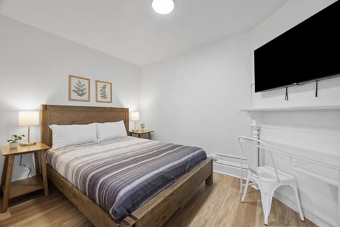 Pittsburgh Shadyside 2B Stylish and Cozy Private Bedroom with Shared Bathroom Vacation rental in Shadyside