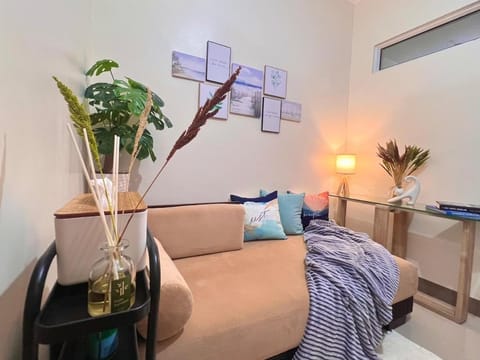 Bed, Living room, Seating area