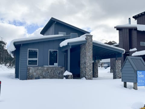 Property building, Winter