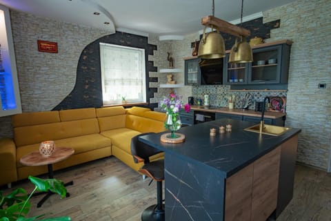 Kitchen or kitchenette, Seating area, Dining area, Garden view, dishwasher, internet, stove