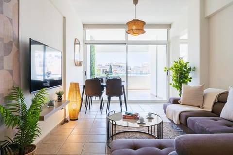 TV and multimedia, View (from property/room), Seating area, Dining area, air conditioner