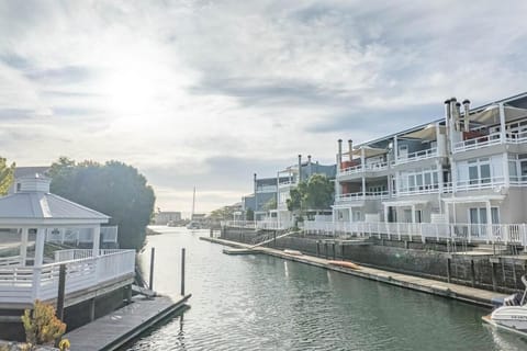 Property building, Lake view