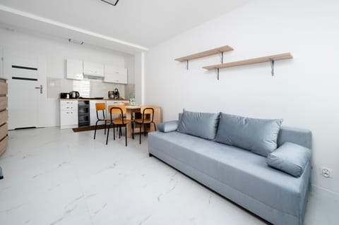 Kitchen or kitchenette, Living room, Seating area, Dining area, oven, stove