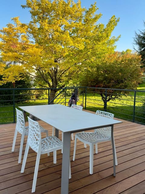 Spring, Garden, Balcony/Terrace, Dining area, Garden view