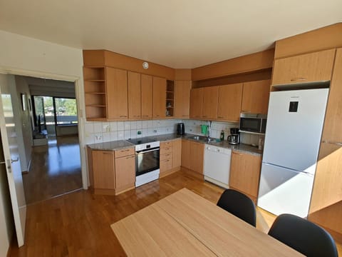 Nice and cloce to the airport 75m2 app Apartment in Helsinki