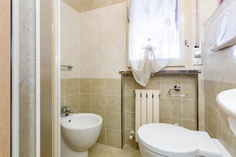 Shower, Toilet, Bathroom, bidet