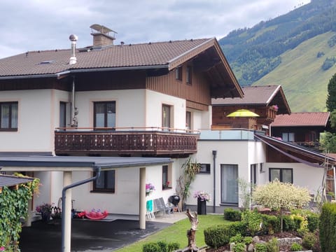 Property building, Natural landscape, Garden view